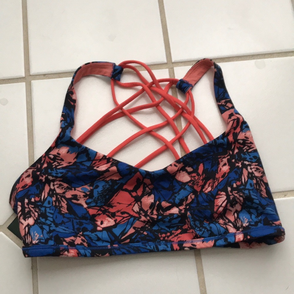 Lululemon sports bra size 8